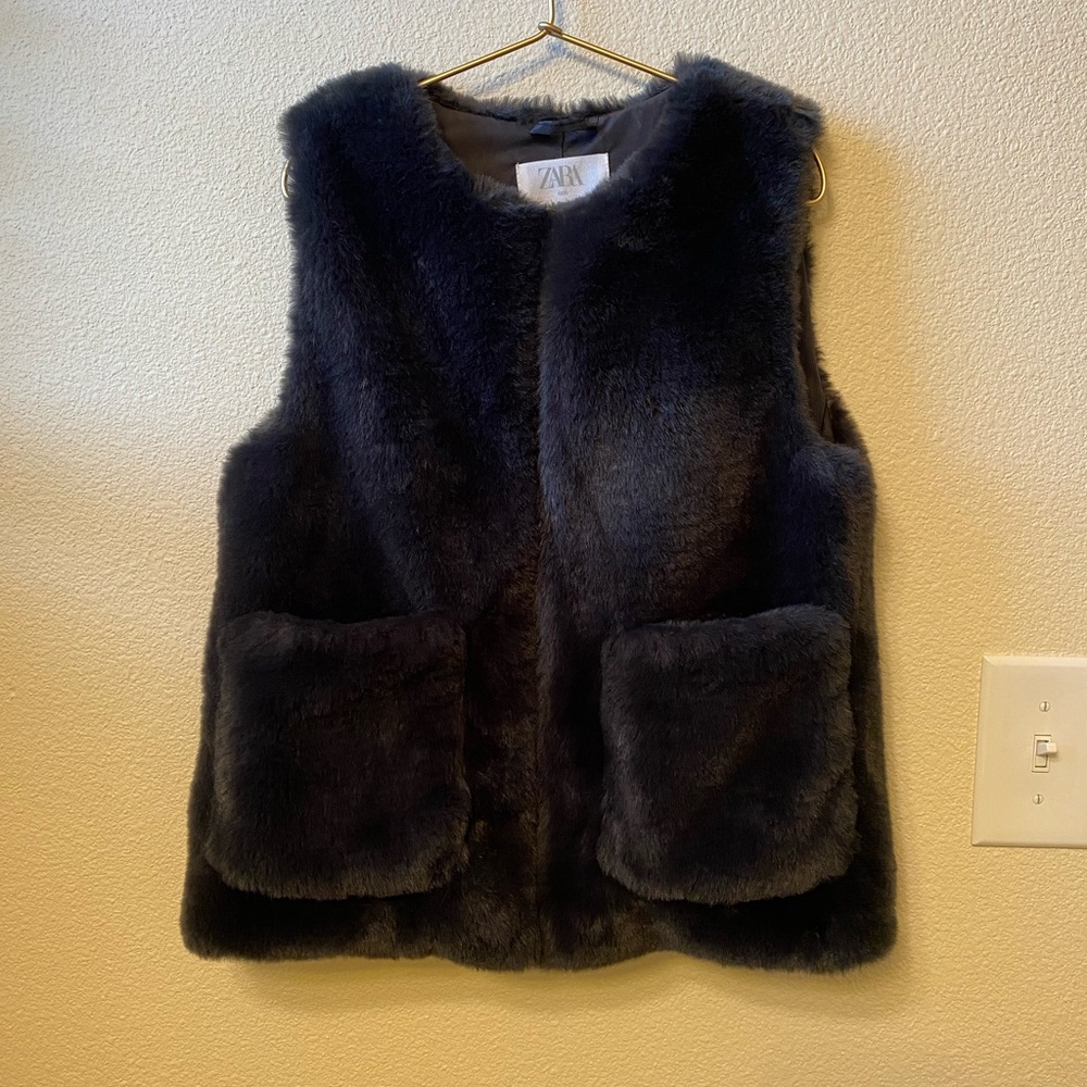 ZARA | Black/ Gray Faux Fur Vest